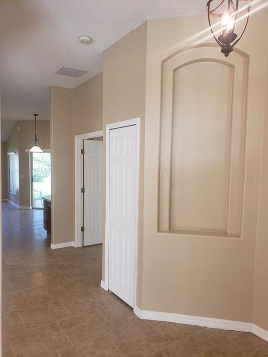 В аренду: $2,100 (4 спален, 2 ванн, 2101 Квадратных фут)