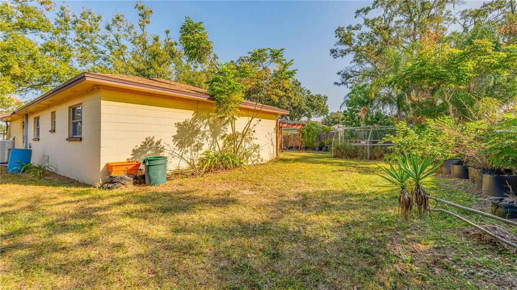 待售: $330,000 (4 贝兹, 2 浴室, 1482 平方英尺)