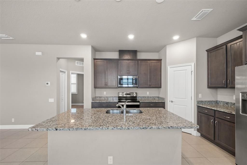 待售: $360,000 (3 贝兹, 2 浴室, 1742 平方英尺)