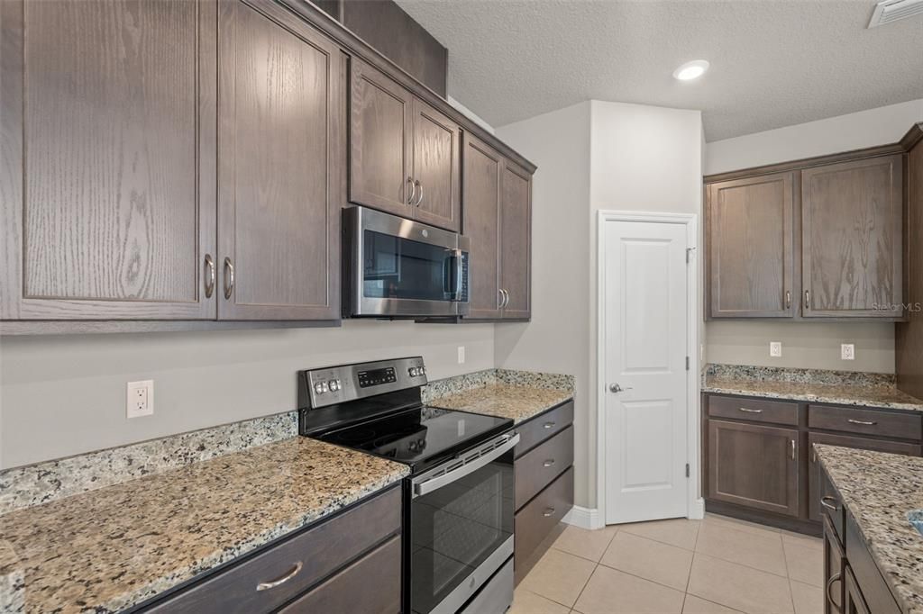 待售: $360,000 (3 贝兹, 2 浴室, 1742 平方英尺)