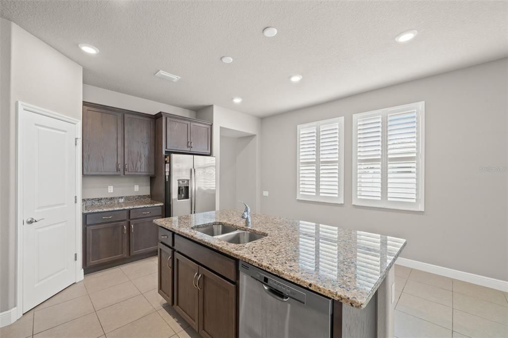 待售: $360,000 (3 贝兹, 2 浴室, 1742 平方英尺)