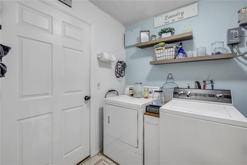 For Sale: $435,000 (3 beds, 2 baths, 1829 Square Feet)