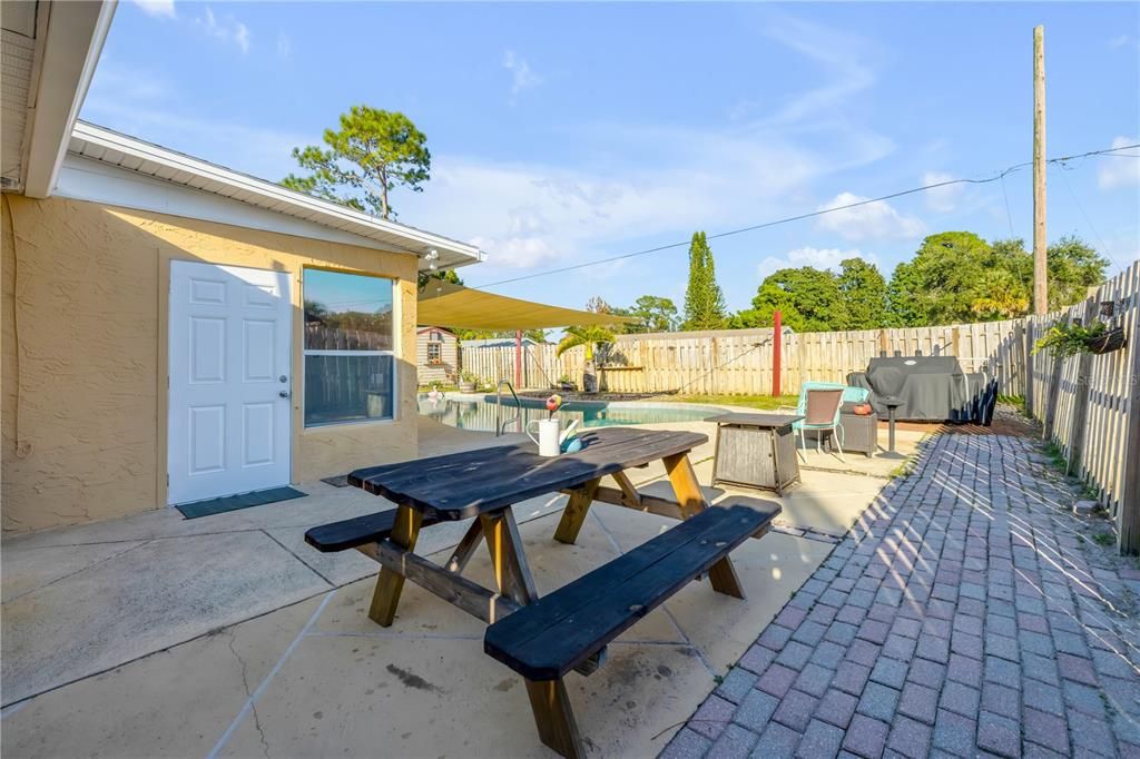 For Sale: $435,000 (3 beds, 2 baths, 1829 Square Feet)