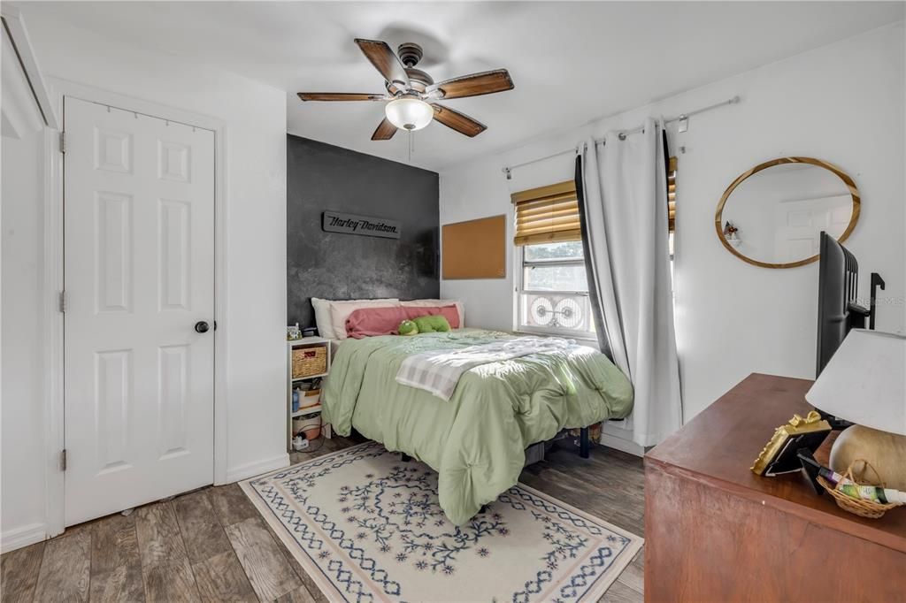 For Sale: $435,000 (3 beds, 2 baths, 1829 Square Feet)