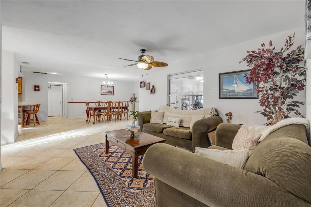 For Sale: $435,000 (3 beds, 2 baths, 1829 Square Feet)