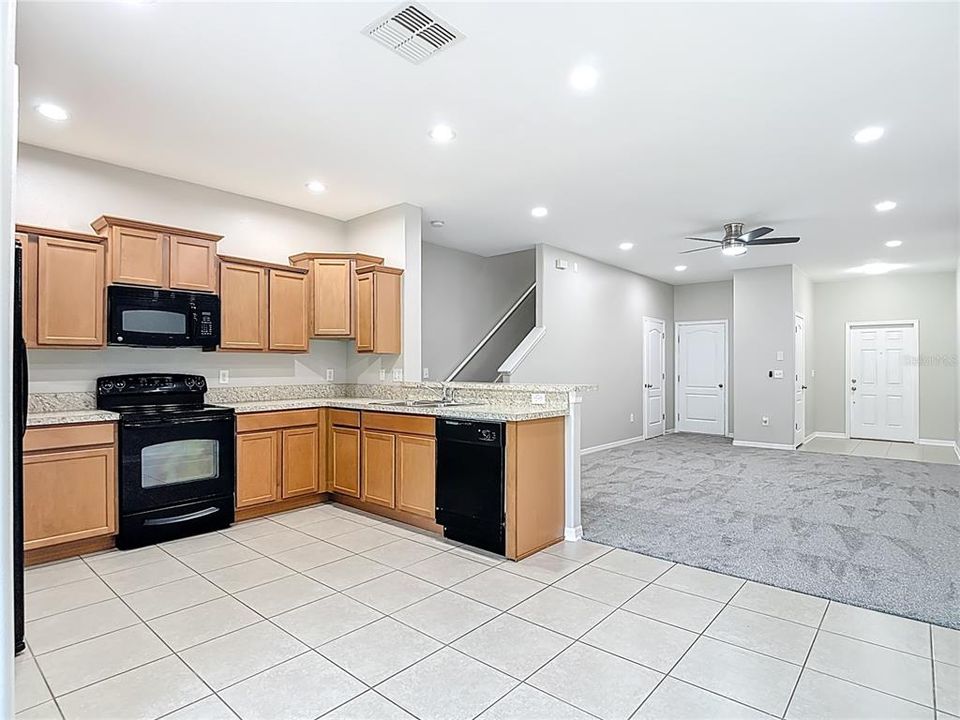 For Rent: $2,200 (3 beds, 2 baths, 1681 Square Feet)
