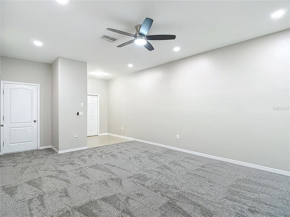 For Rent: $2,200 (3 beds, 2 baths, 1681 Square Feet)