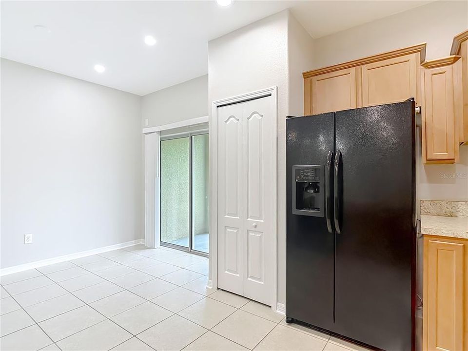 For Rent: $2,200 (3 beds, 2 baths, 1681 Square Feet)