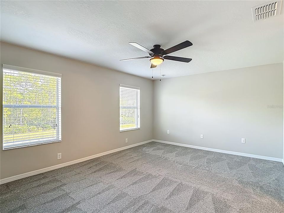 For Rent: $2,200 (3 beds, 2 baths, 1681 Square Feet)