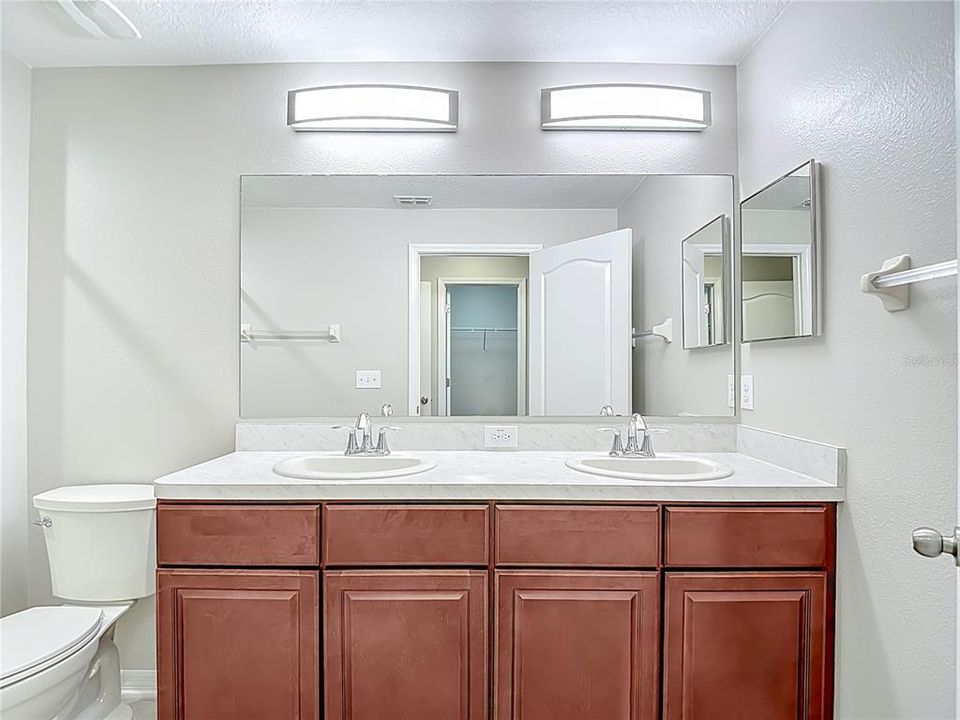 For Rent: $2,200 (3 beds, 2 baths, 1681 Square Feet)