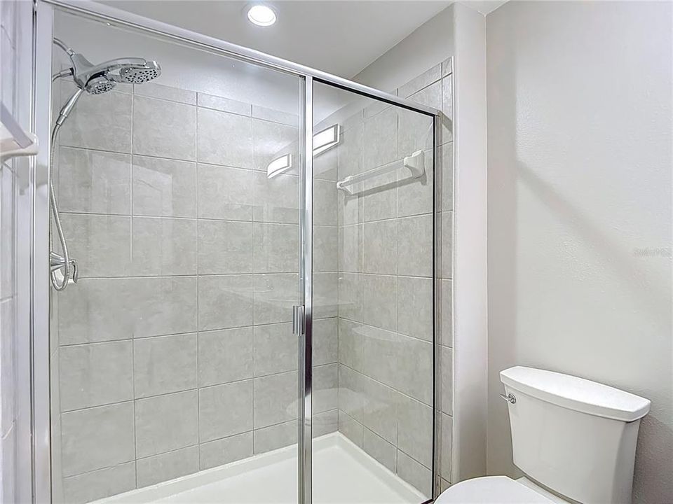 For Rent: $2,200 (3 beds, 2 baths, 1681 Square Feet)