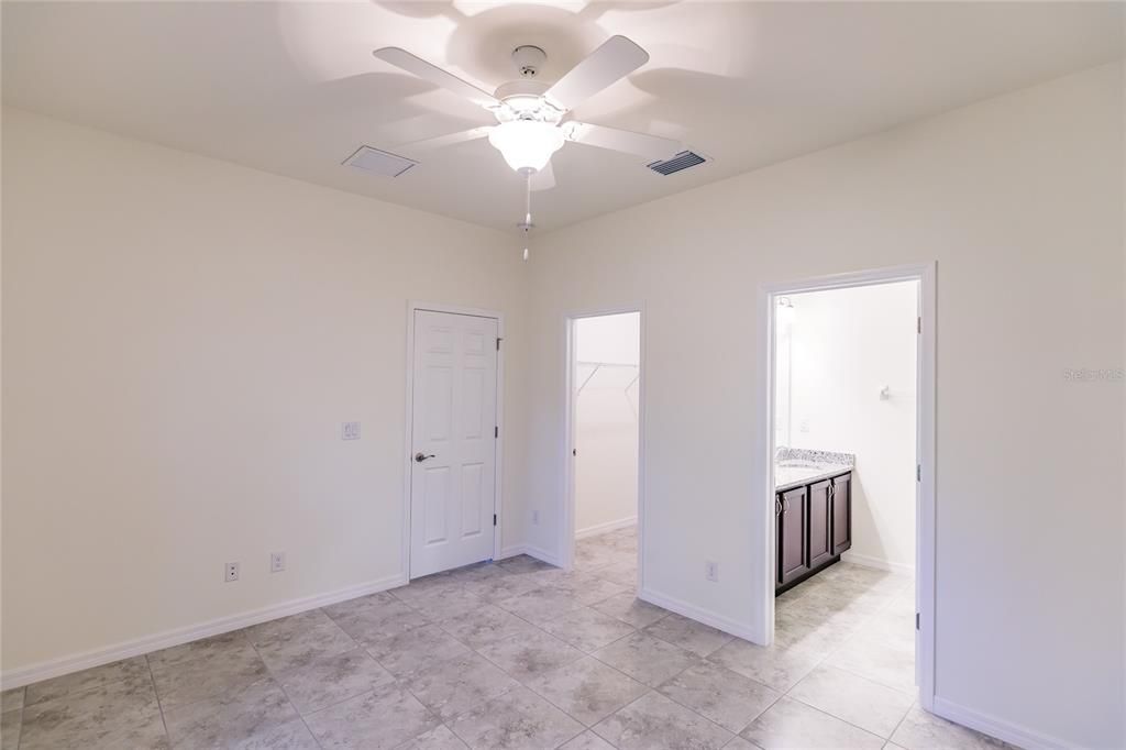 В аренду: $1,599 (3 спален, 2 ванн, 1306 Квадратных фут)