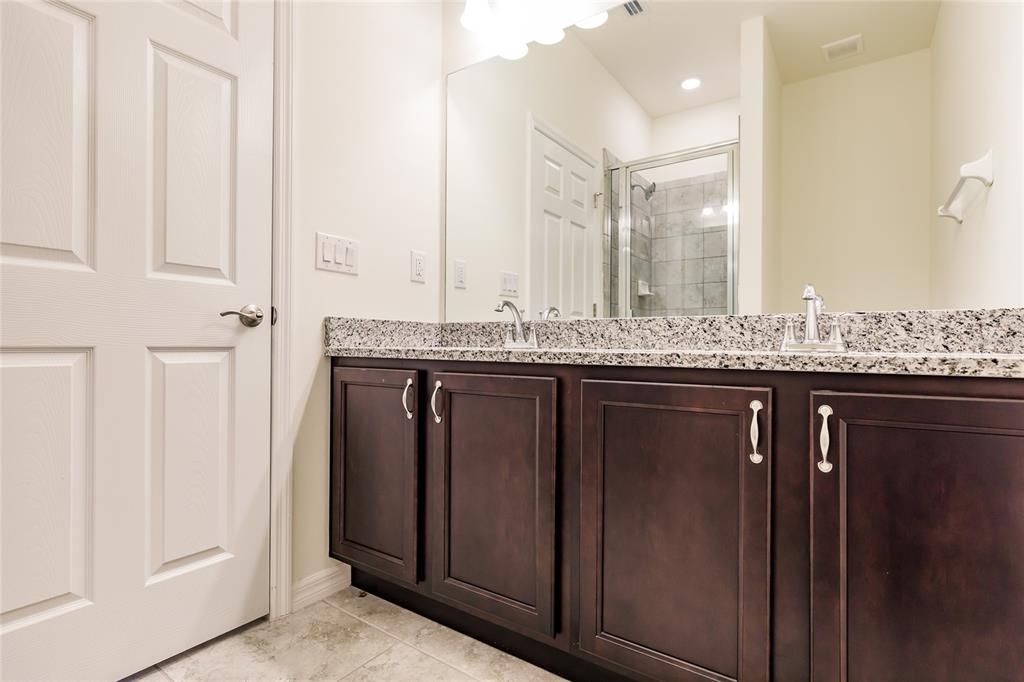 В аренду: $1,599 (3 спален, 2 ванн, 1306 Квадратных фут)