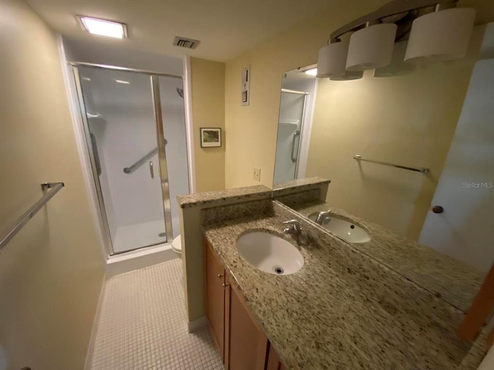 For Sale: $299,900 (2 beds, 2 baths, 1328 Square Feet)