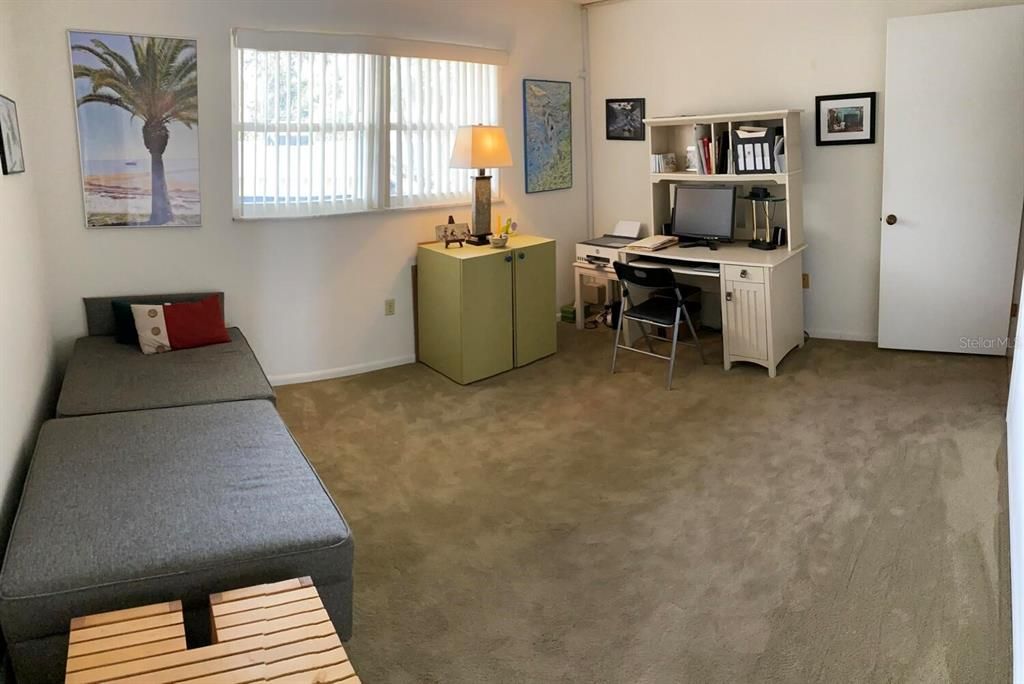 For Sale: $299,900 (2 beds, 2 baths, 1328 Square Feet)