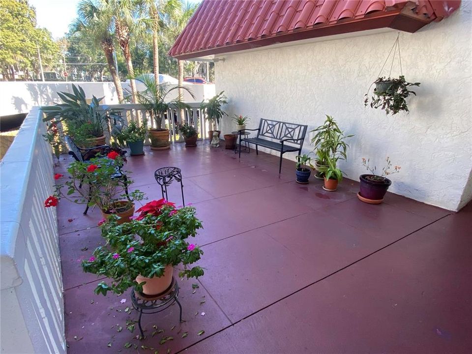 For Sale: $299,900 (2 beds, 2 baths, 1328 Square Feet)