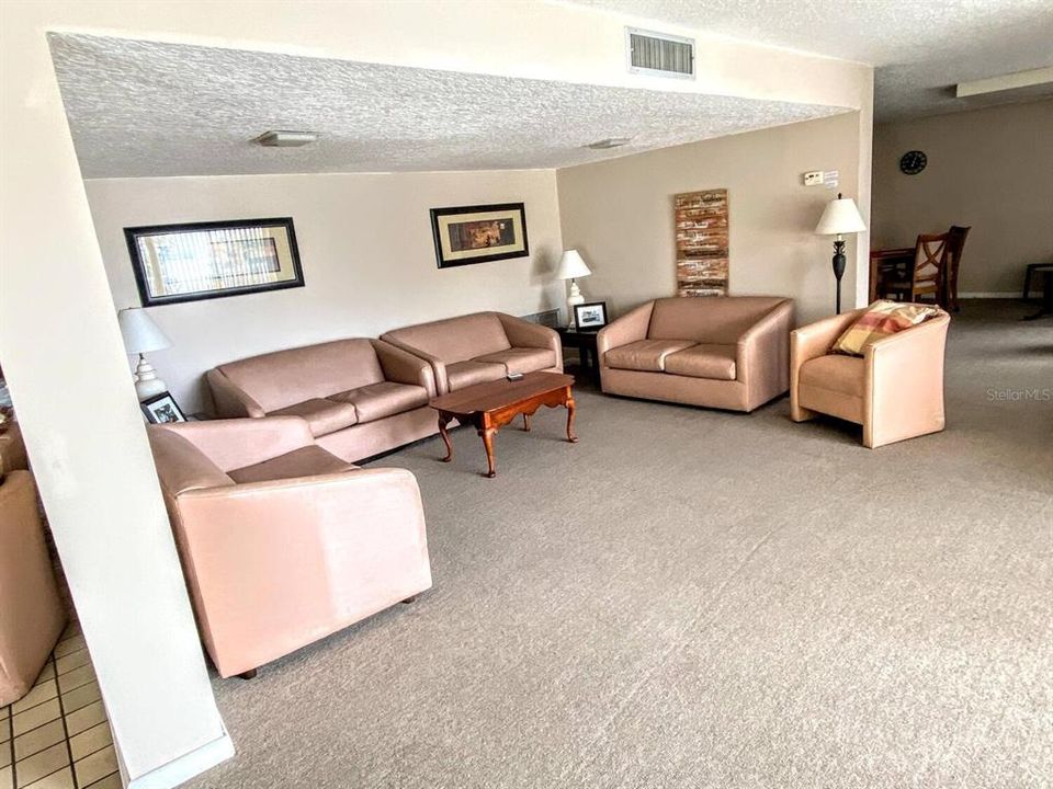 For Sale: $299,900 (2 beds, 2 baths, 1328 Square Feet)