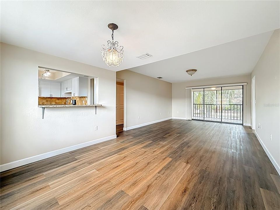 For Sale: $289,000 (2 beds, 2 baths, 1185 Square Feet)