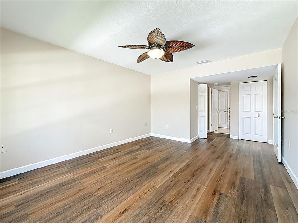 For Sale: $289,000 (2 beds, 2 baths, 1185 Square Feet)