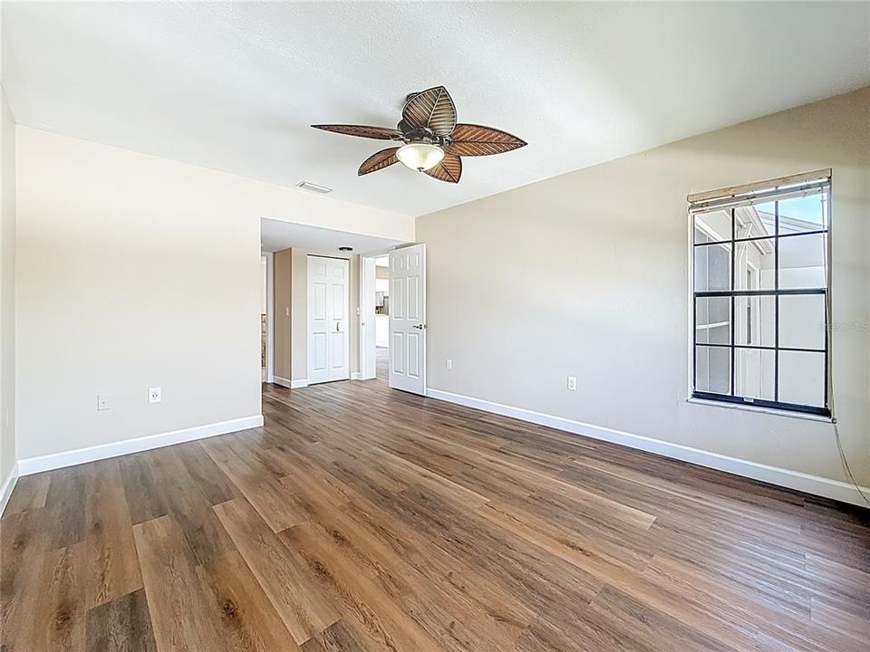 For Sale: $289,000 (2 beds, 2 baths, 1185 Square Feet)
