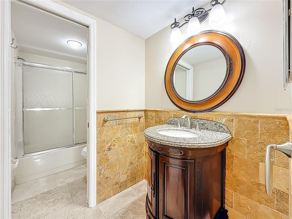 For Sale: $289,000 (2 beds, 2 baths, 1185 Square Feet)