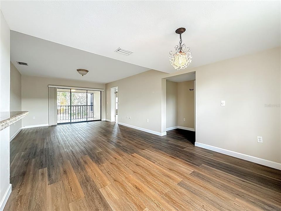 For Sale: $289,000 (2 beds, 2 baths, 1185 Square Feet)