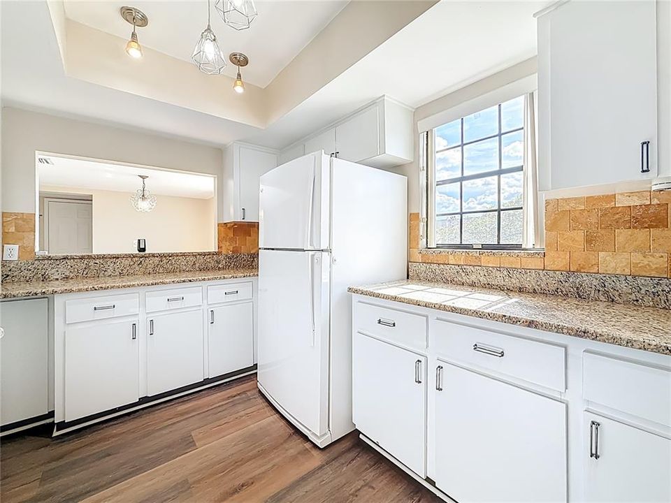 For Sale: $289,000 (2 beds, 2 baths, 1185 Square Feet)