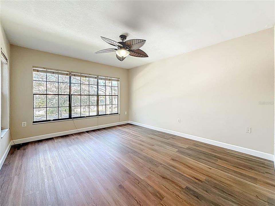 For Sale: $289,000 (2 beds, 2 baths, 1185 Square Feet)