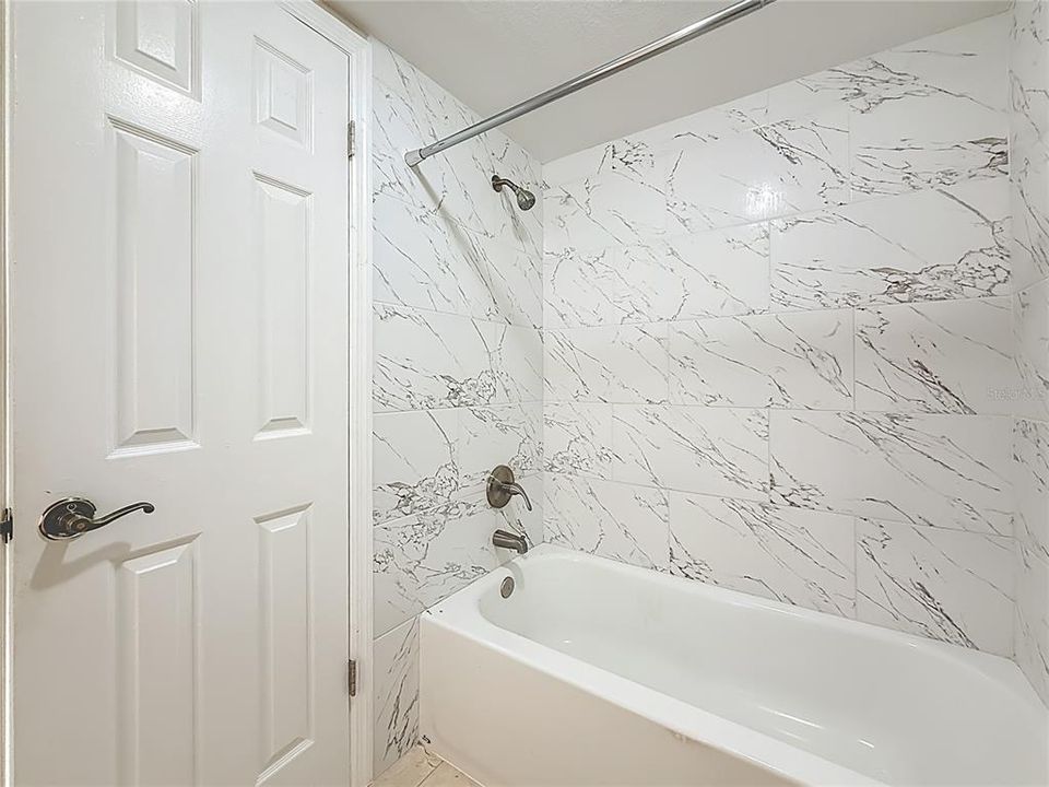 For Sale: $289,000 (2 beds, 2 baths, 1185 Square Feet)