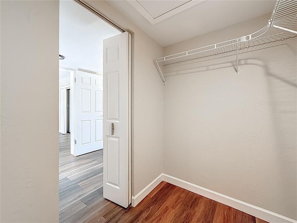 For Sale: $289,000 (2 beds, 2 baths, 1185 Square Feet)