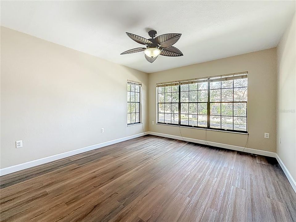 For Sale: $289,000 (2 beds, 2 baths, 1185 Square Feet)