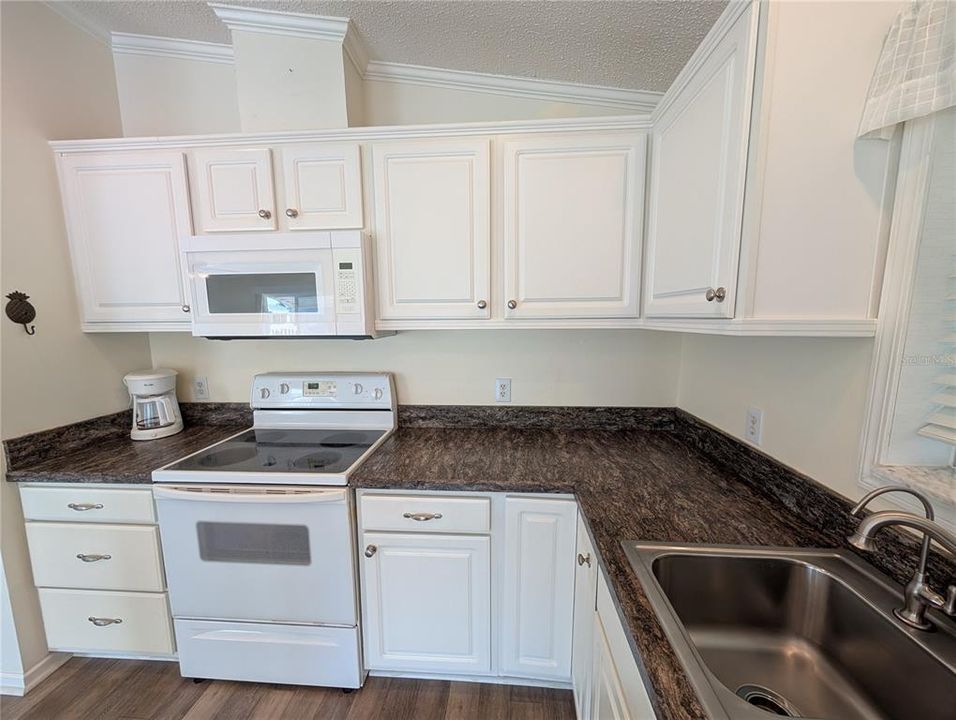 待售: $149,000 (2 贝兹, 2 浴室, 1456 平方英尺)