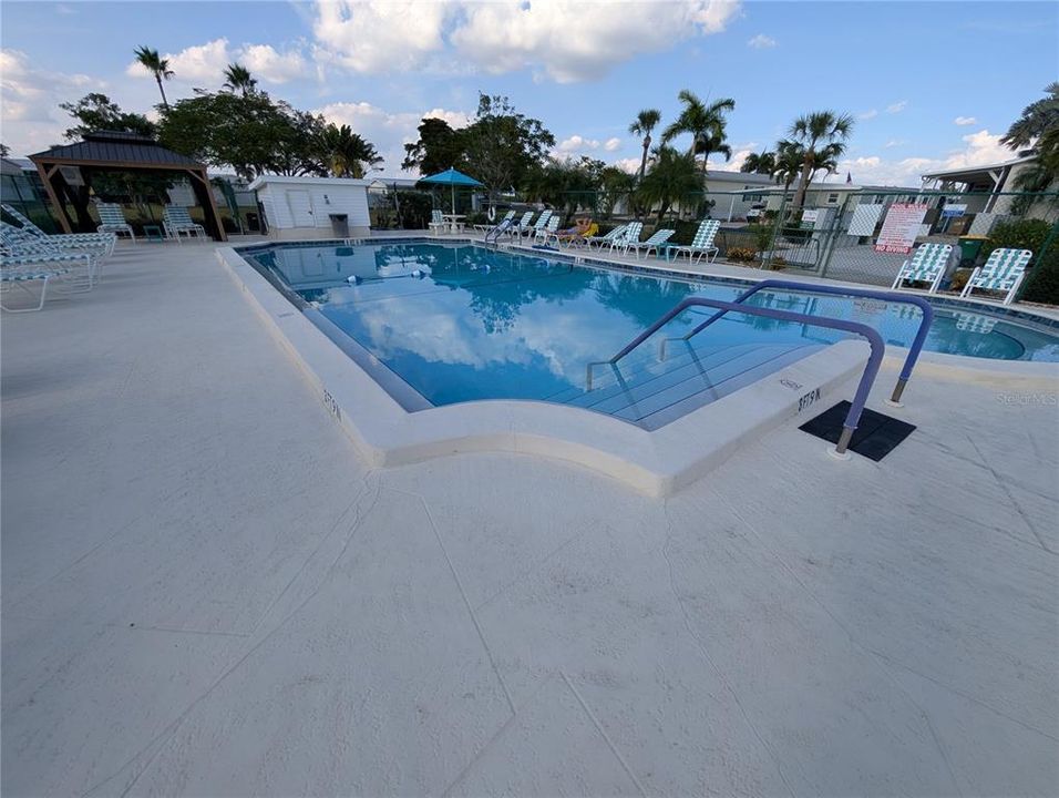 待售: $149,000 (2 贝兹, 2 浴室, 1456 平方英尺)