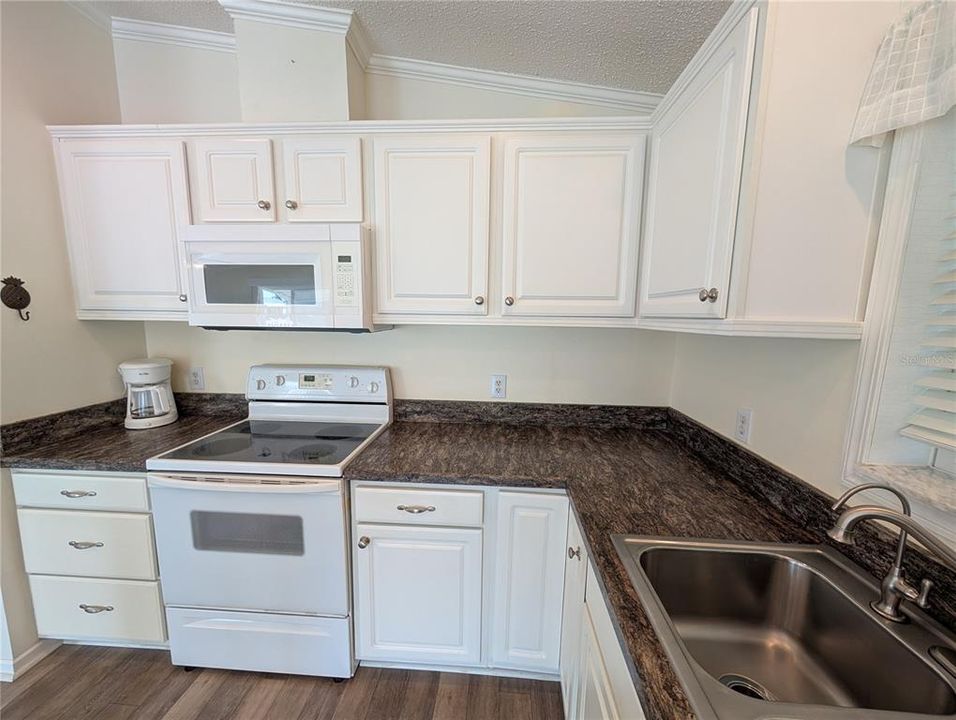 待售: $149,000 (2 贝兹, 2 浴室, 1456 平方英尺)