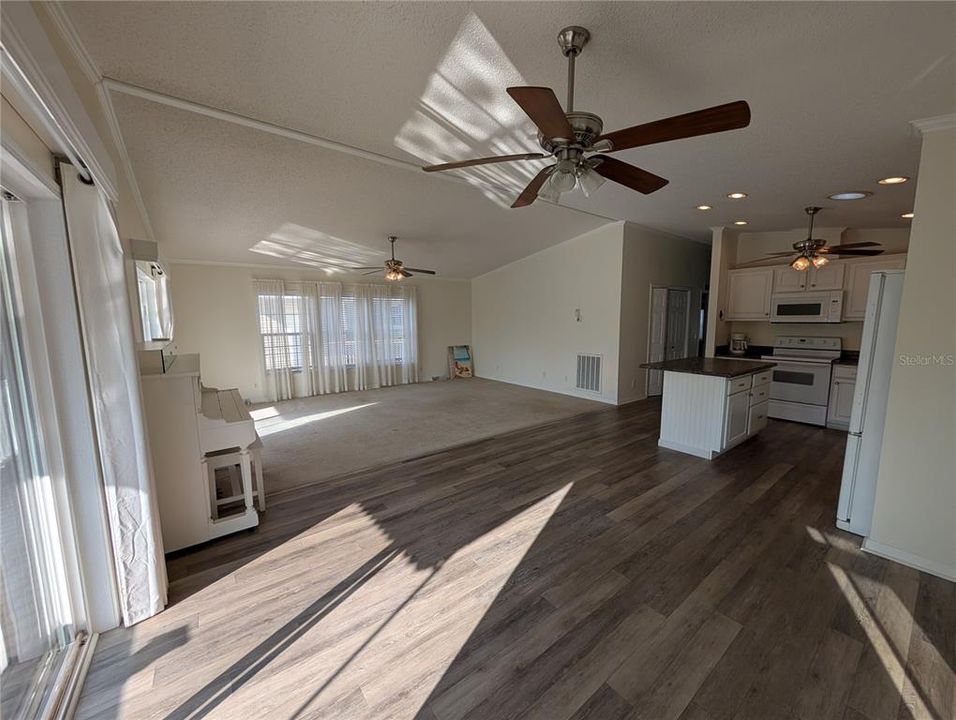 待售: $149,000 (2 贝兹, 2 浴室, 1456 平方英尺)