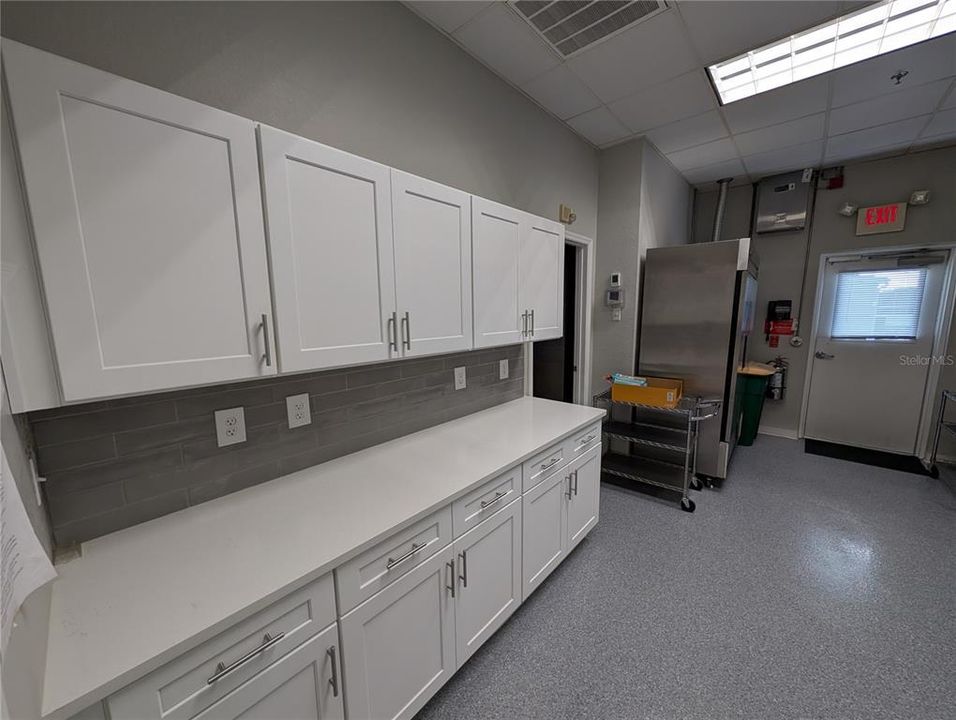 待售: $149,000 (2 贝兹, 2 浴室, 1456 平方英尺)