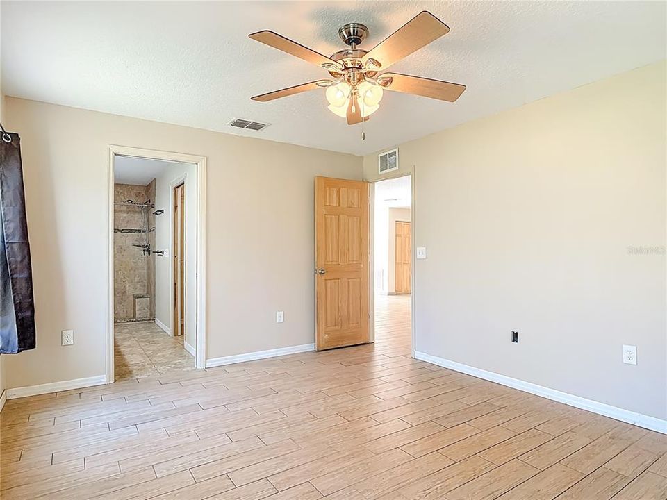 待售: $850,000 (3 贝兹, 3 浴室, 1668 平方英尺)