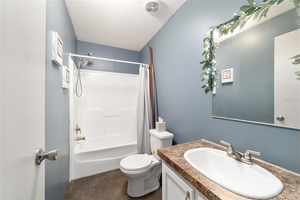 For Sale: $164,900 (3 beds, 2 baths, 1296 Square Feet)