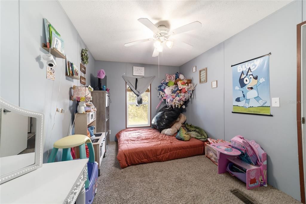 For Sale: $164,900 (3 beds, 2 baths, 1296 Square Feet)