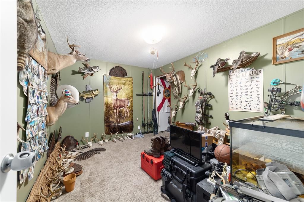 For Sale: $164,900 (3 beds, 2 baths, 1296 Square Feet)