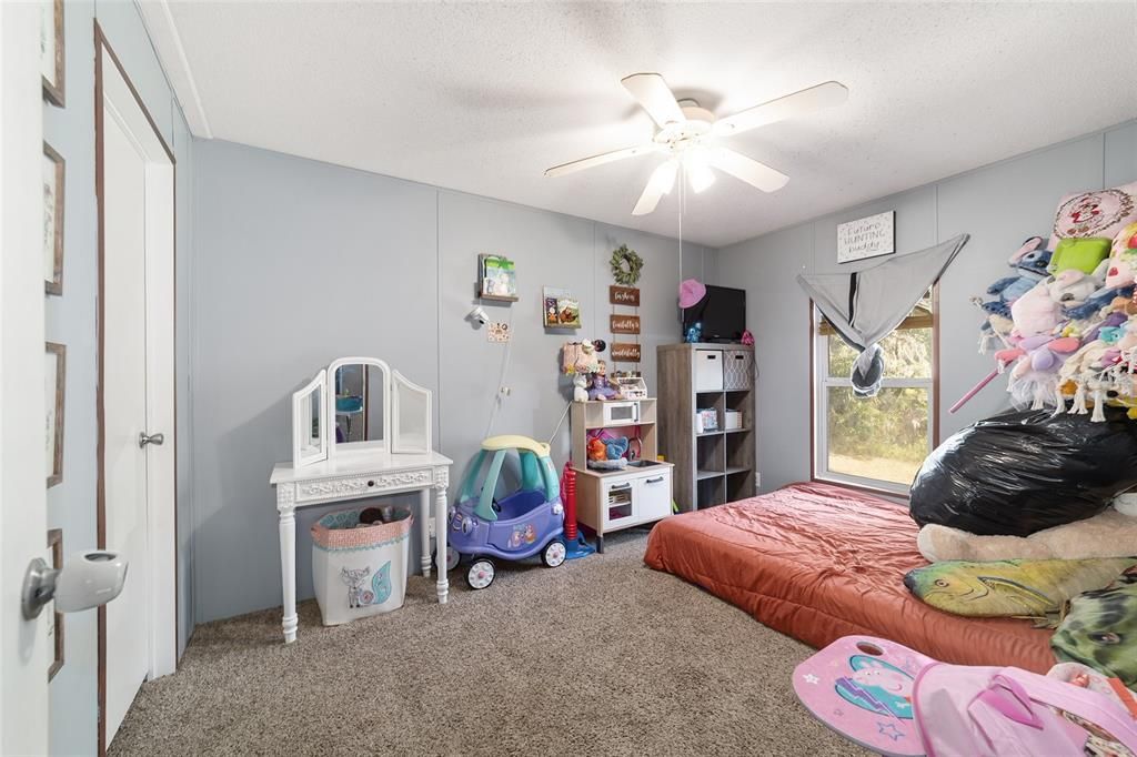 For Sale: $164,900 (3 beds, 2 baths, 1296 Square Feet)