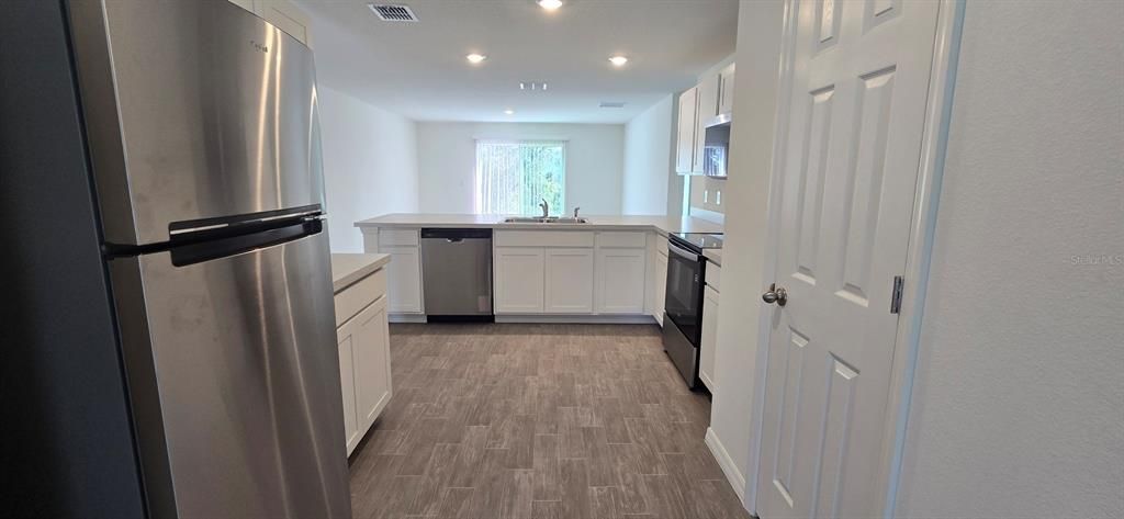 For Rent: $1,800 (3 beds, 2 baths, 1332 Square Feet)