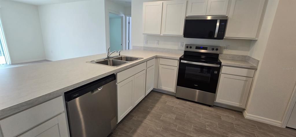 For Rent: $1,800 (3 beds, 2 baths, 1332 Square Feet)