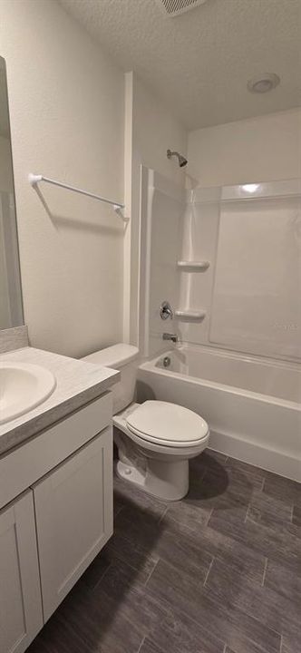 For Rent: $1,800 (3 beds, 2 baths, 1332 Square Feet)