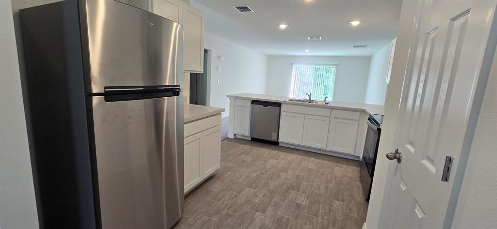 For Rent: $1,800 (3 beds, 2 baths, 1332 Square Feet)