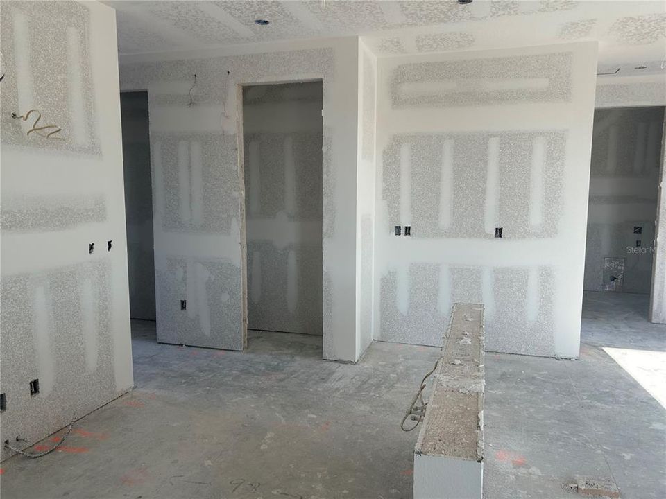 En Venta: $499,240 (5 camas, 3 baños, 2759 Pies cuadrados)