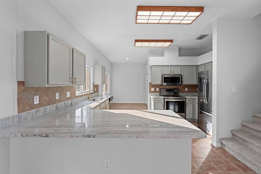 На продажу: $495,000 (5 спален, 2 ванн, 2913 Квадратных фут)