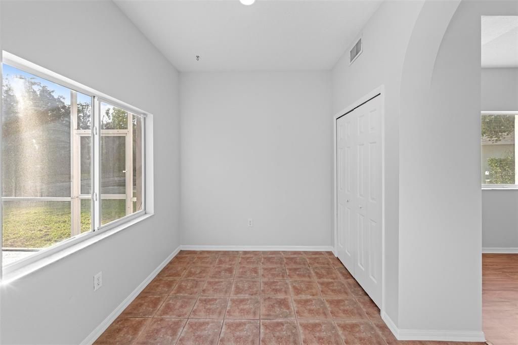 На продажу: $495,000 (5 спален, 2 ванн, 2913 Квадратных фут)