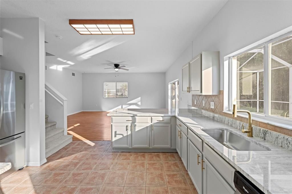 На продажу: $495,000 (5 спален, 2 ванн, 2913 Квадратных фут)