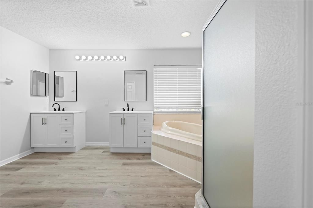 На продажу: $495,000 (5 спален, 2 ванн, 2913 Квадратных фут)